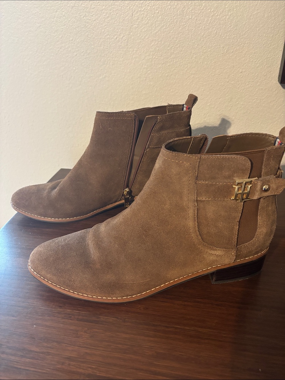 Tommy Hilfiger Brown Suede Ankle Booties 11 Womans